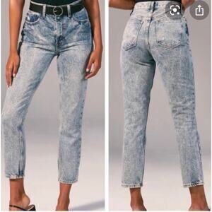 Abercrombie & Fitch High Rise Mom Jeans Acid Blue Wash Straight Leg Size 25 / 0R